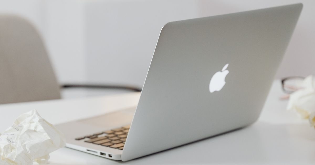 Apple MacBook 2025 Review