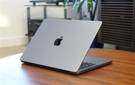 Apple MacBook 2025 Review: The Latest Features That Redefine Performance